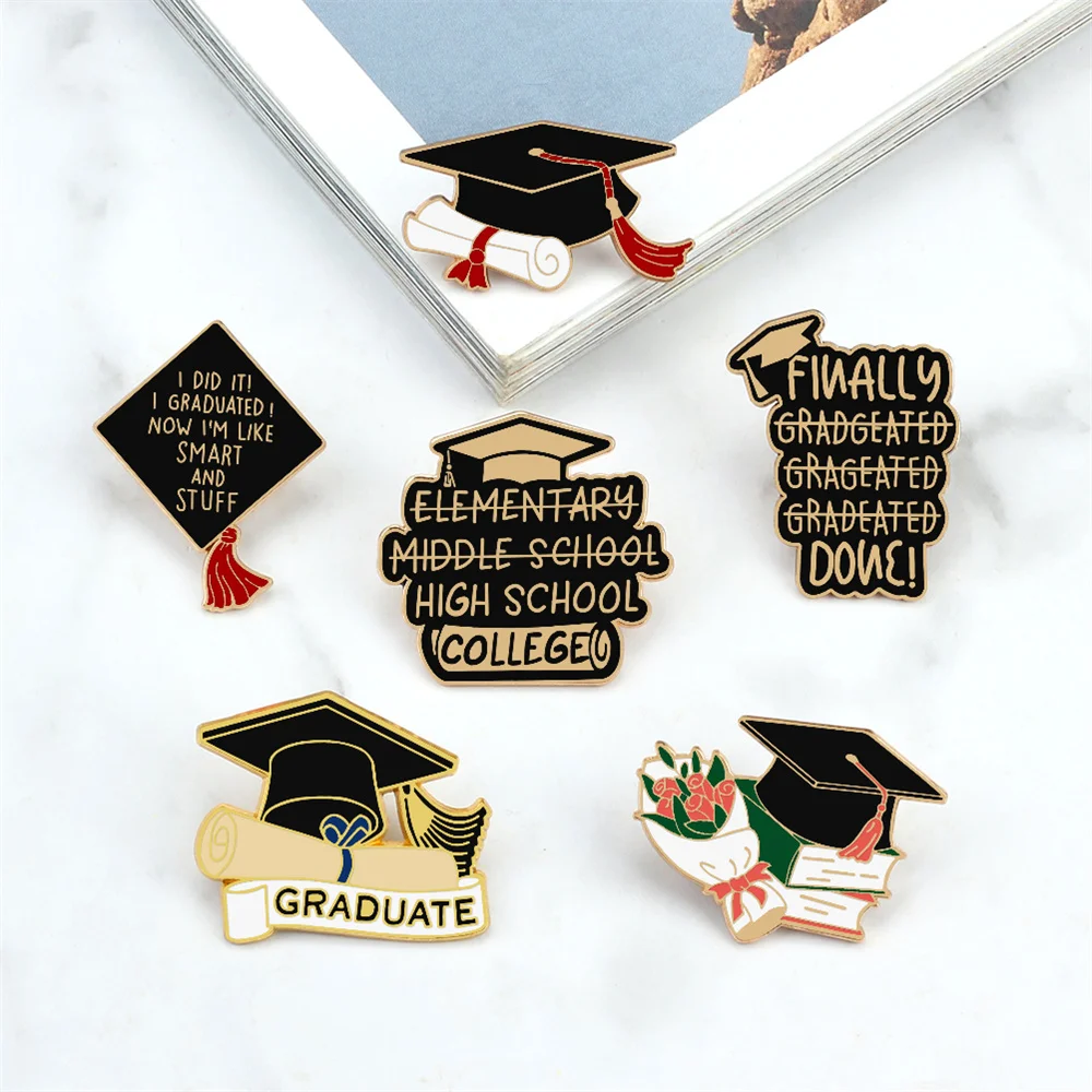 School Graduation Season Enamel Brooches Creative Flower Bachelor\'s Hat Graduated Lapel Pin Badge Students Friends Jewelry Gifts