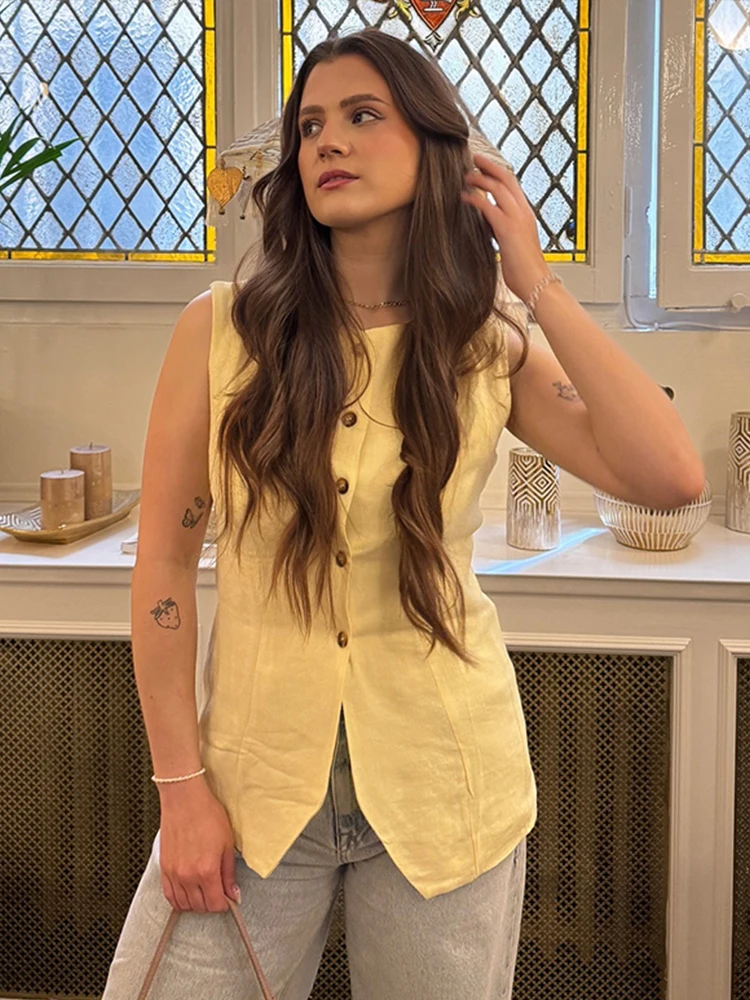 بلا أكمام ملابس علوية بصدر واحد وبنطال قصير بدلة للنساء ، صدرية صفراء وشورت طقم ، ملابس غير رسمية للسيدات ، موضة الصيف ،