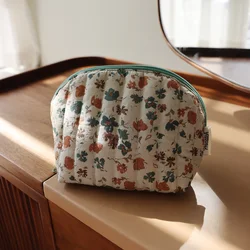 Vintage Flower Patterned Storage Pouch Printed Large Zipper Shell Shape Travel Toiletry Bag Women Multifunctional Cosmetic Bag