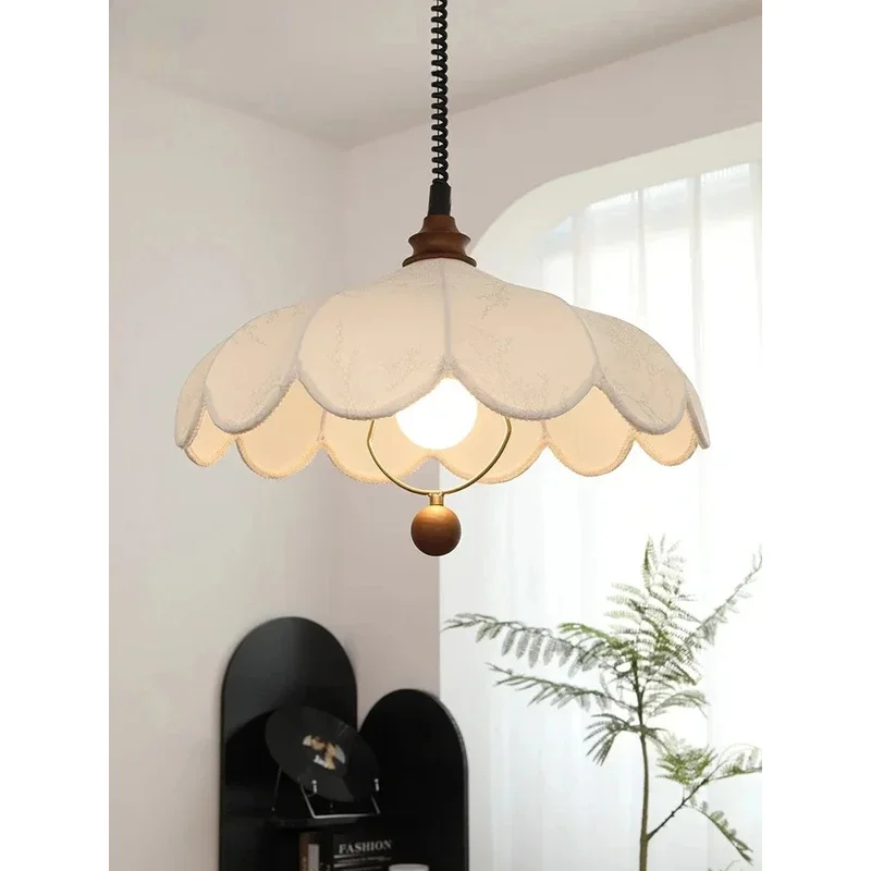Vintage Fabric Pendant Light Flower Shaped Hanging Lamp E27 LED Ceiling Light with Wood & Iron Accents Bedroom Living Room