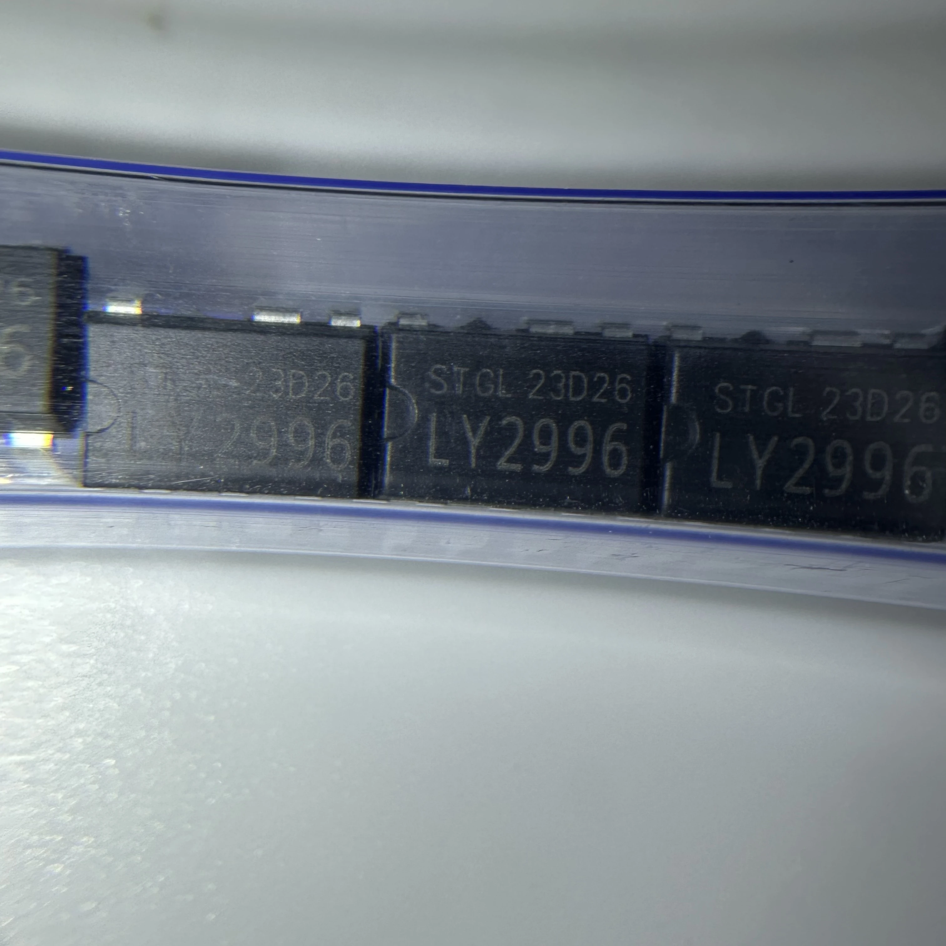 20pcs LY2996 Power Management Chips DIP7 – מבחן ותوصיה מפורט