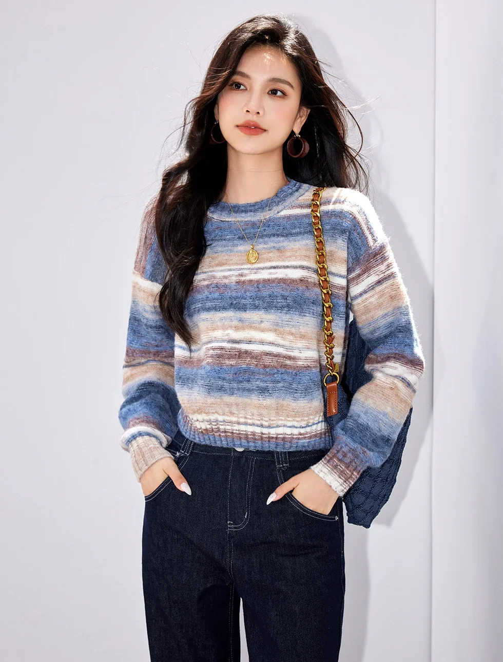 Retro Blue Blend Gradually Changing Color Round Neck Sweater Women's Top Autumn Striped Knitted Jacket Elegant Striped Pullover