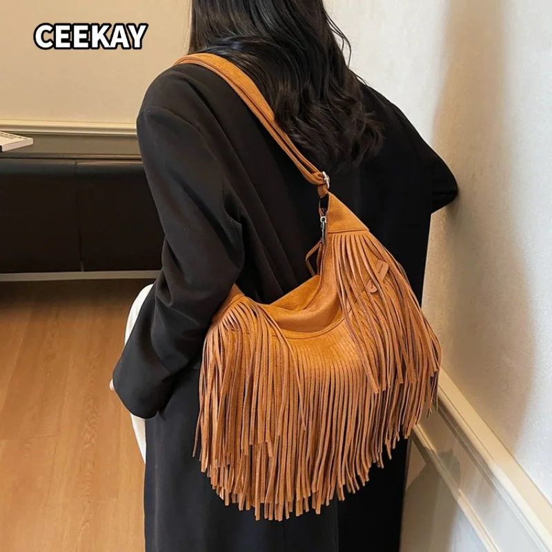CEEKAY Bolso hobo para mujer, textura de ante color camel, bolso de hombro grande, detalle de flecos largos, cremallera, para uso diario, informal, estilo bohemio