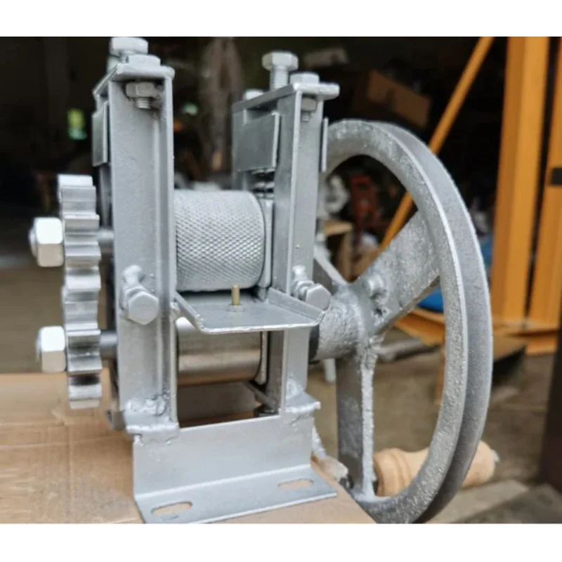 

Small Electric Strip Breaking Machine Hand Cranked Opening Strip Layering Tool Bamboo Breaking