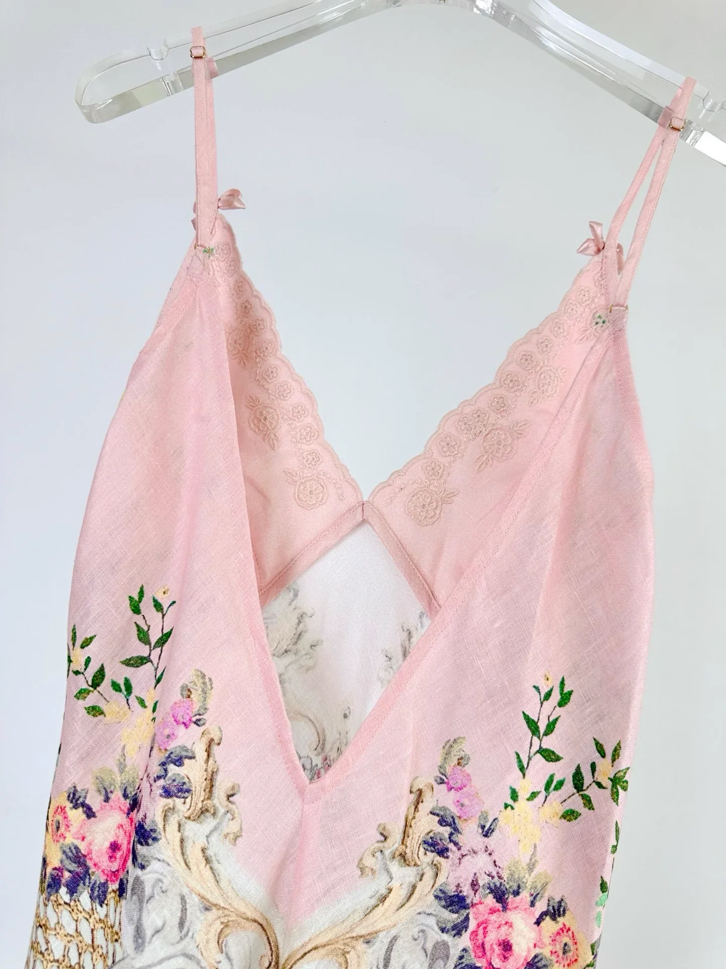 Robe Maxi rose en soie pour femmes, imprimé floral, broderie de perles de cristal, col en v, sans manches, vacances, nouvelle collection 2025