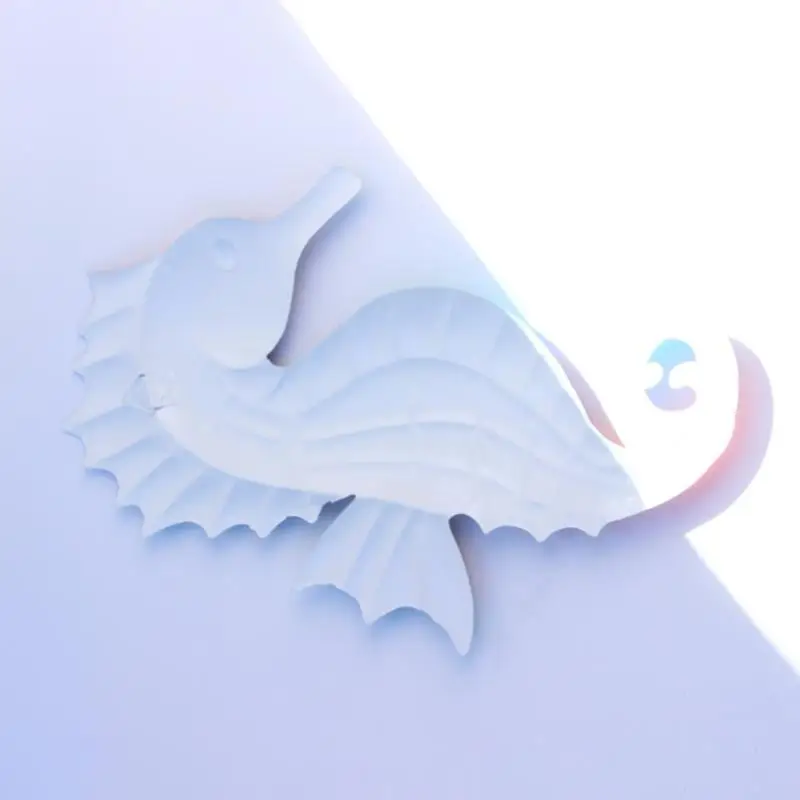 E8BD Metal Hippocampus Hanging Ornament Present Accessory for Farmhouse Home Party Front Door Wall Decoration