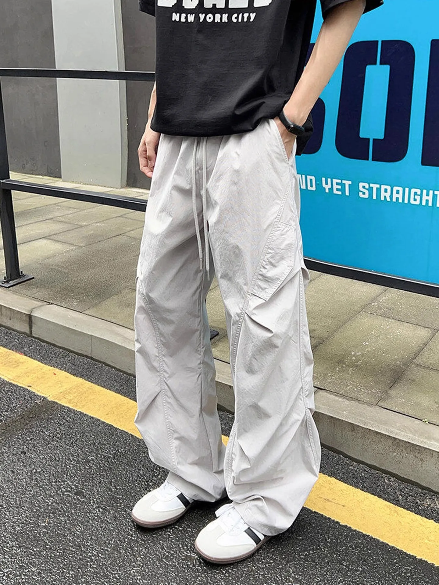 

Men's Summer Faionable Soft ell Folded Pants Trousers Straight Leg Utili Pants Light Beige Loose Fit Casual Trousers