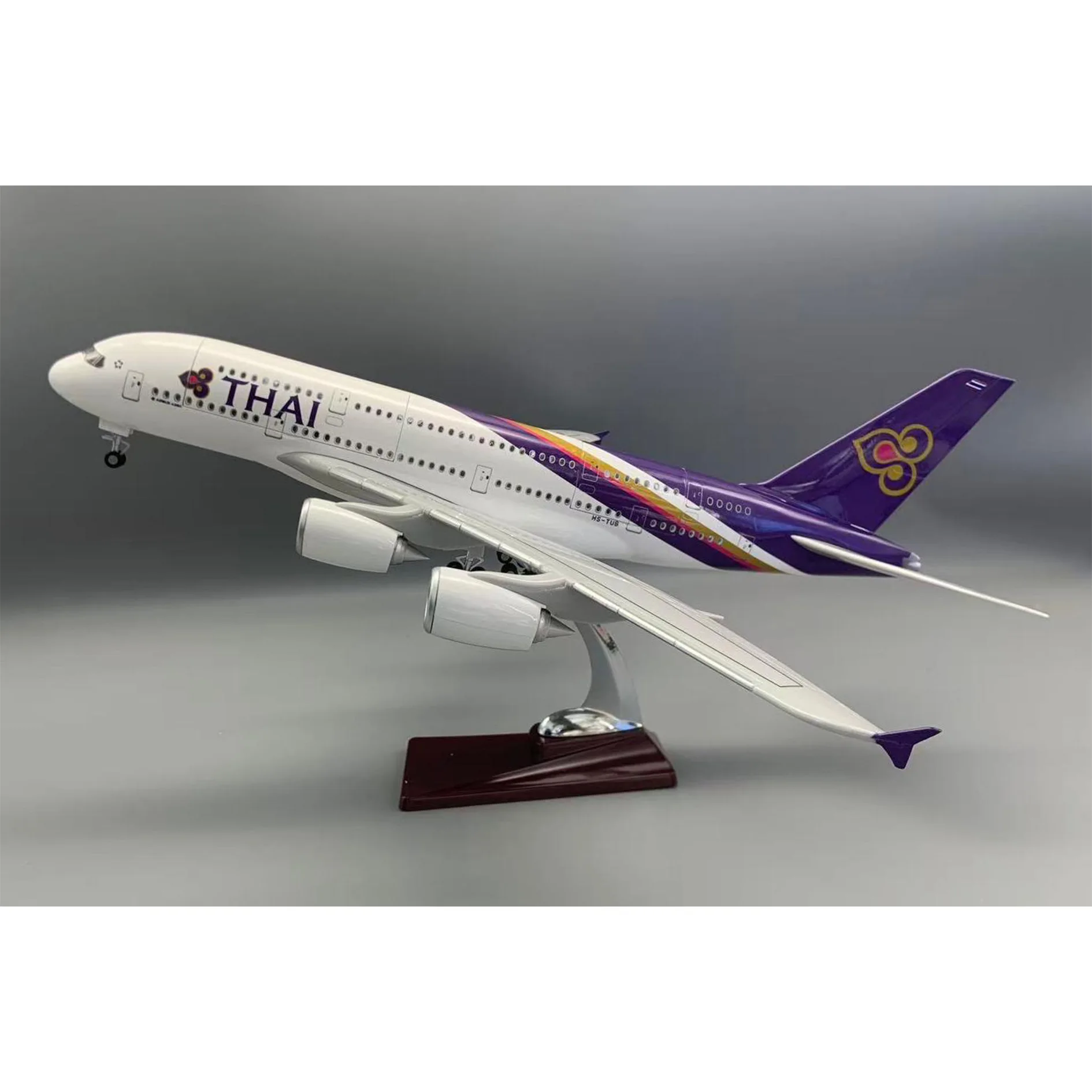 

Модель самолета Thai Airways Airbus A380 со светодиодной подсветкой, колесами, открывающимися двойными дверями, статическая имитация, настольное украшение