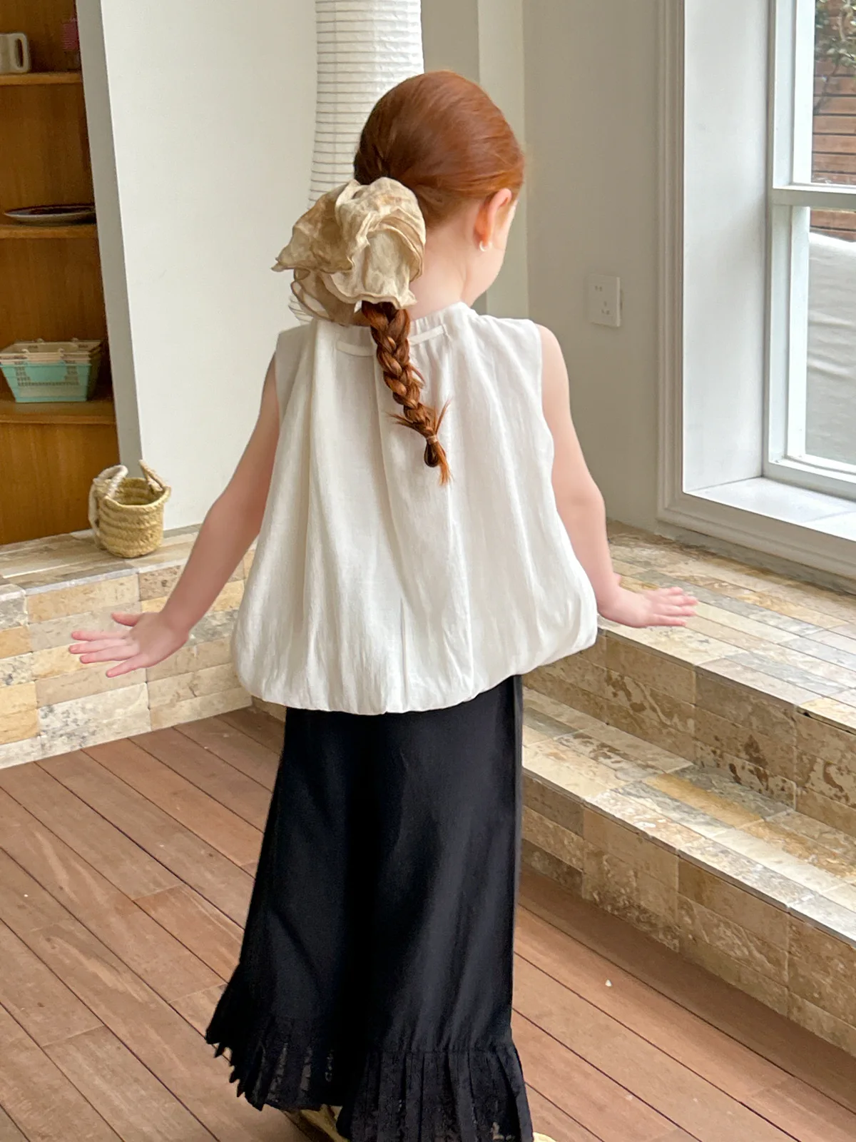 قمصان الفتيات 2025 ملابس الأطفال الصيفية الجديدة الكورية نمط فتاة طفل النمط الأجنبي زهرة دمية قميص عادية بسيطة يوميا