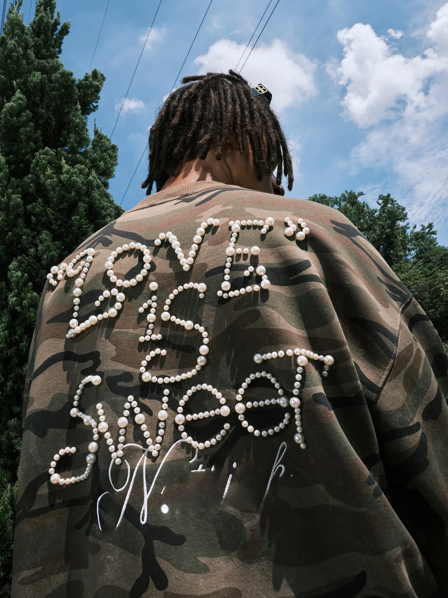 

Футболка Nuthink American Sle Round Ne Sweatirt с вышитыми буквами, камуфляжная, с жемчугом, весенняя новинка, удобная, из хлопка