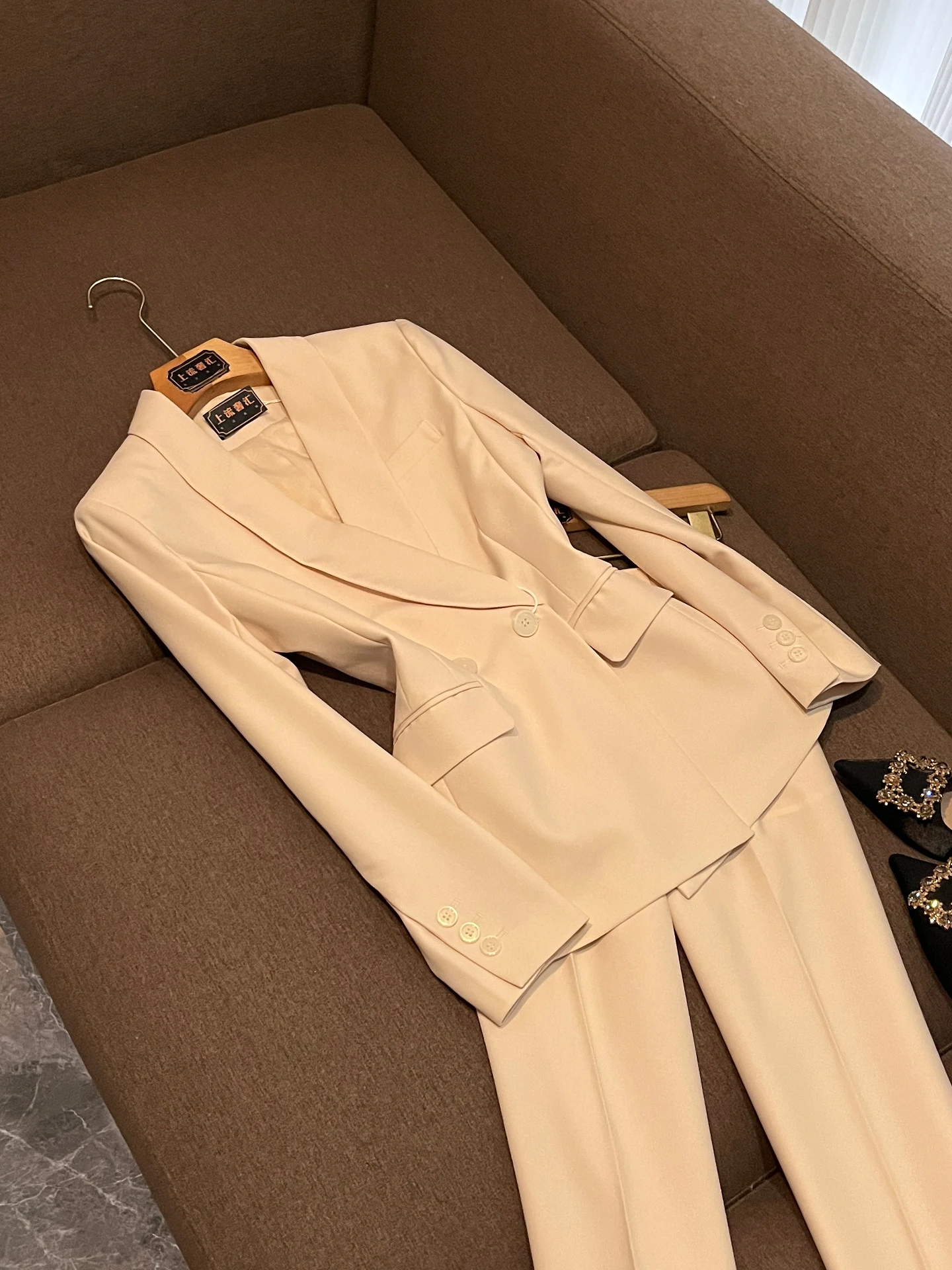 High-End Women's Professional Fashion Suit Set for Sales Teachers Hosts 2026 Autumn Collection Elegant Lightweight Formal Wear