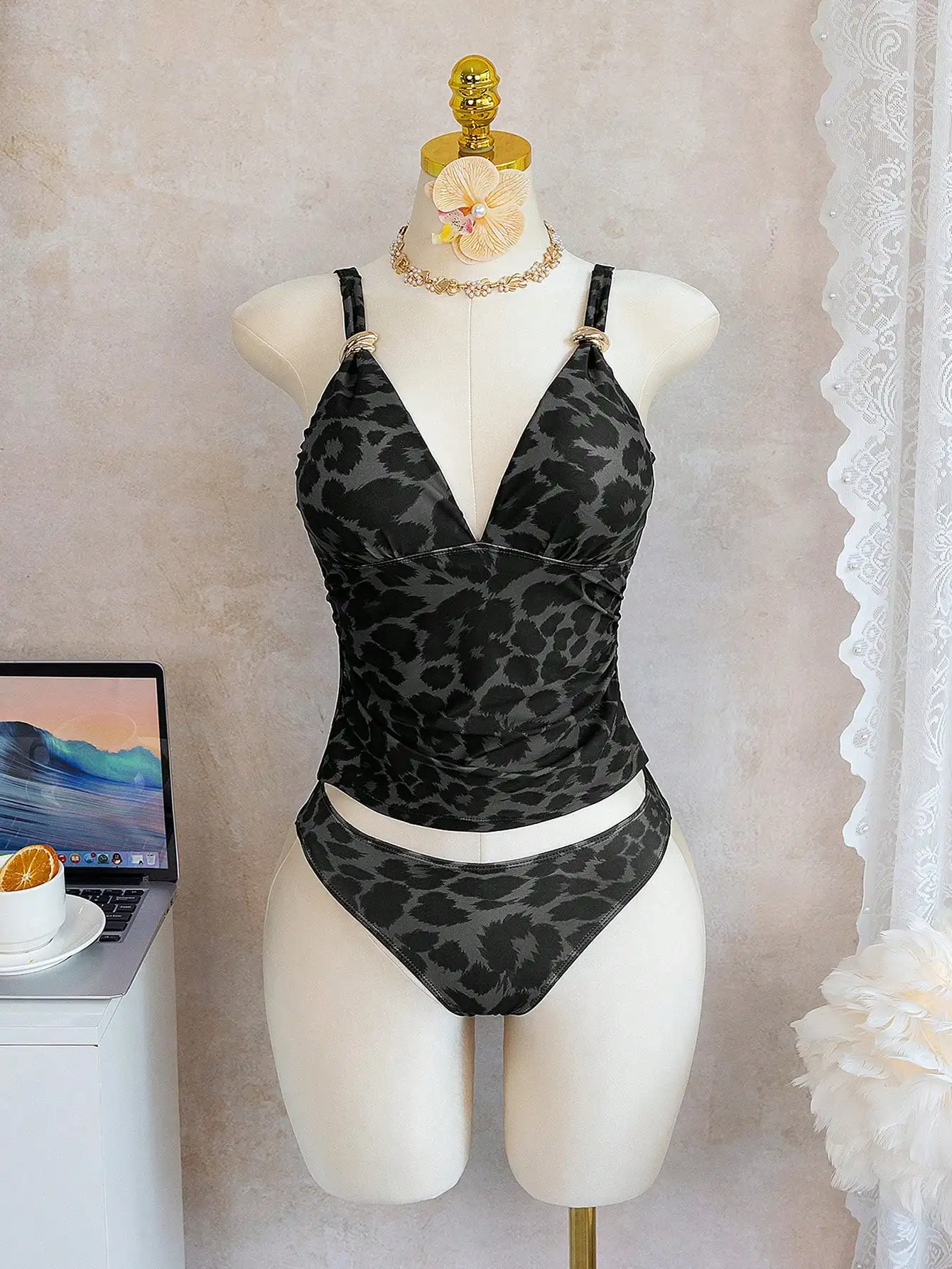 

Women's Leopard Print 2-Piece Bikini Set V-Neck Slimming Tankini Swimwear For Beach Pool Party