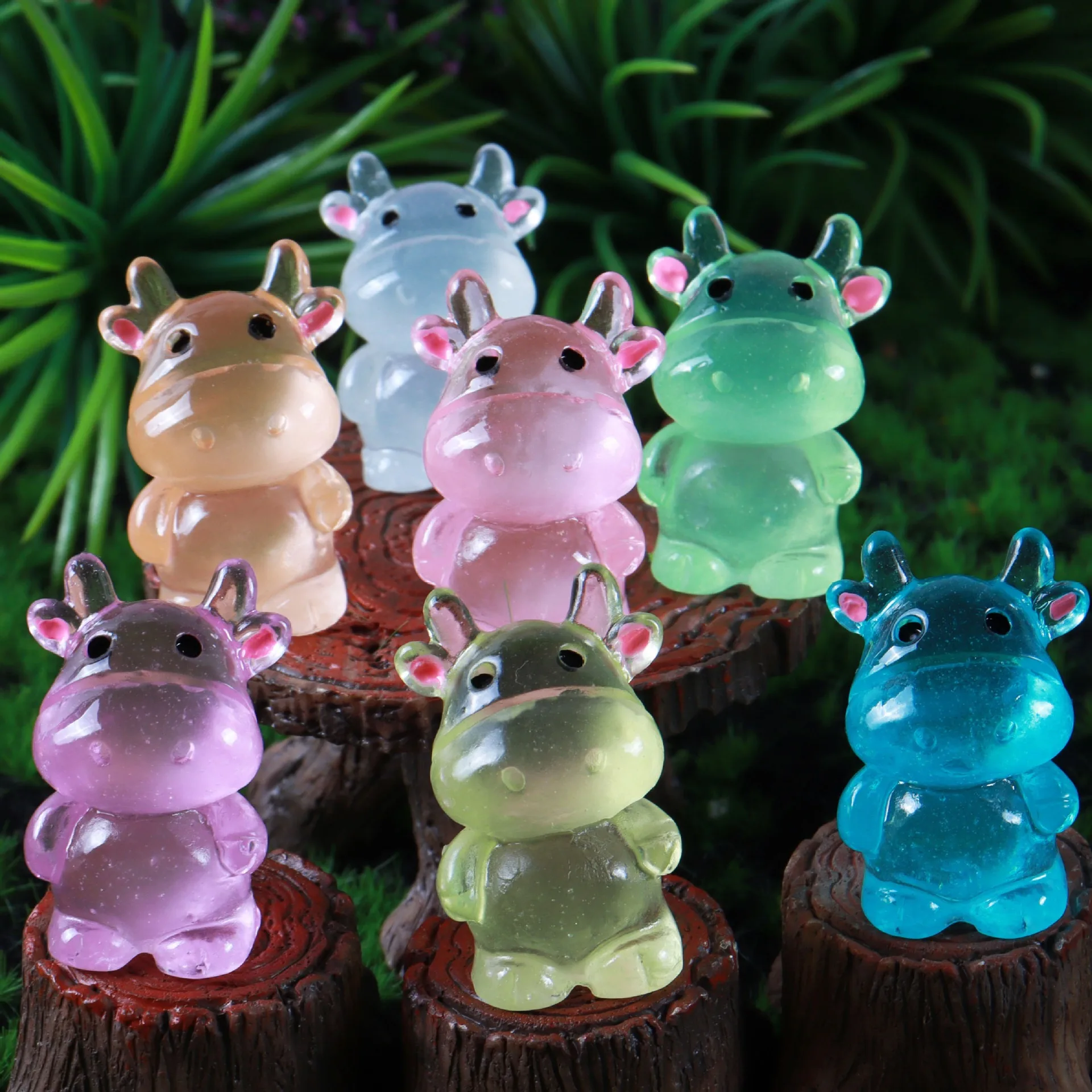 10Pcs Glow‑in‑the‑Dark Cow Figurines Tiny Animal Resin Ornaments For DIY Fairy Garden Micro Landscape Craft Accessories