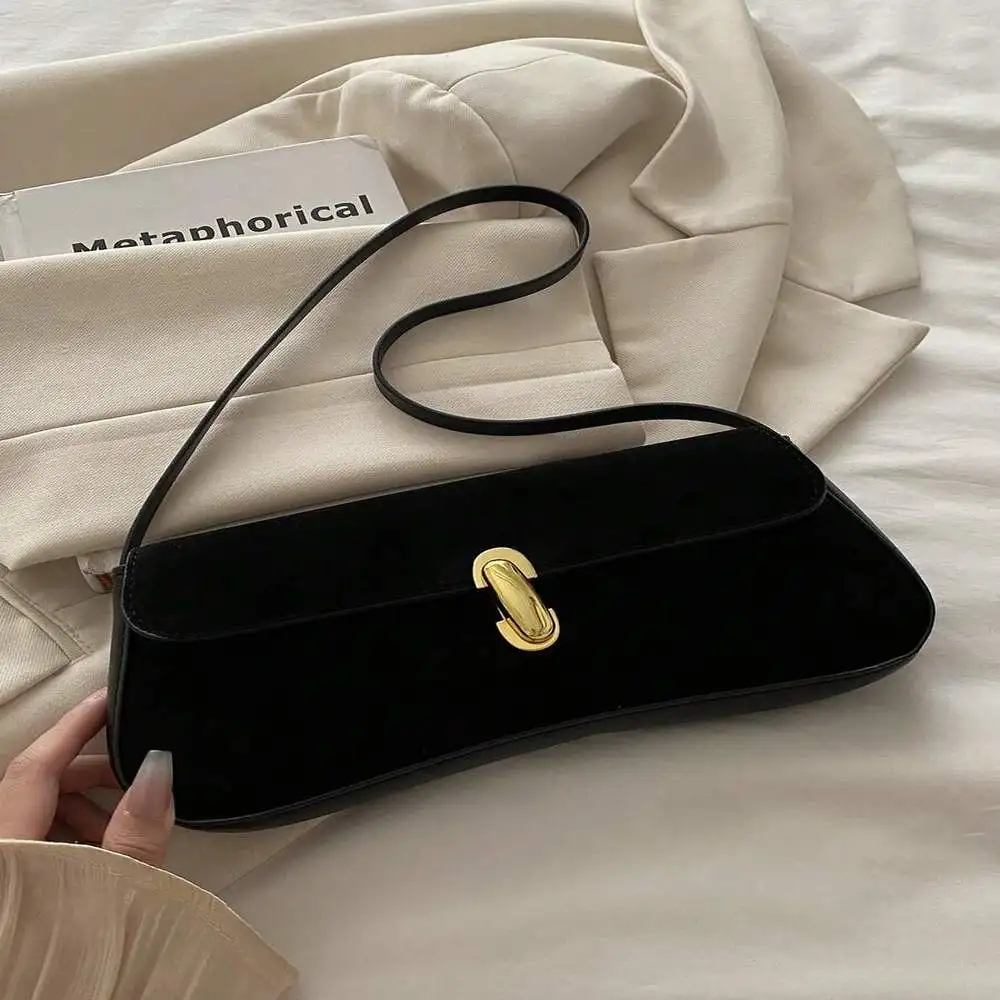 

Легкая замшевая сумка через плечо в стиле ретро с металлическими пряжками и застежкой-клапаном