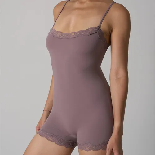 חליפות & רומפרס