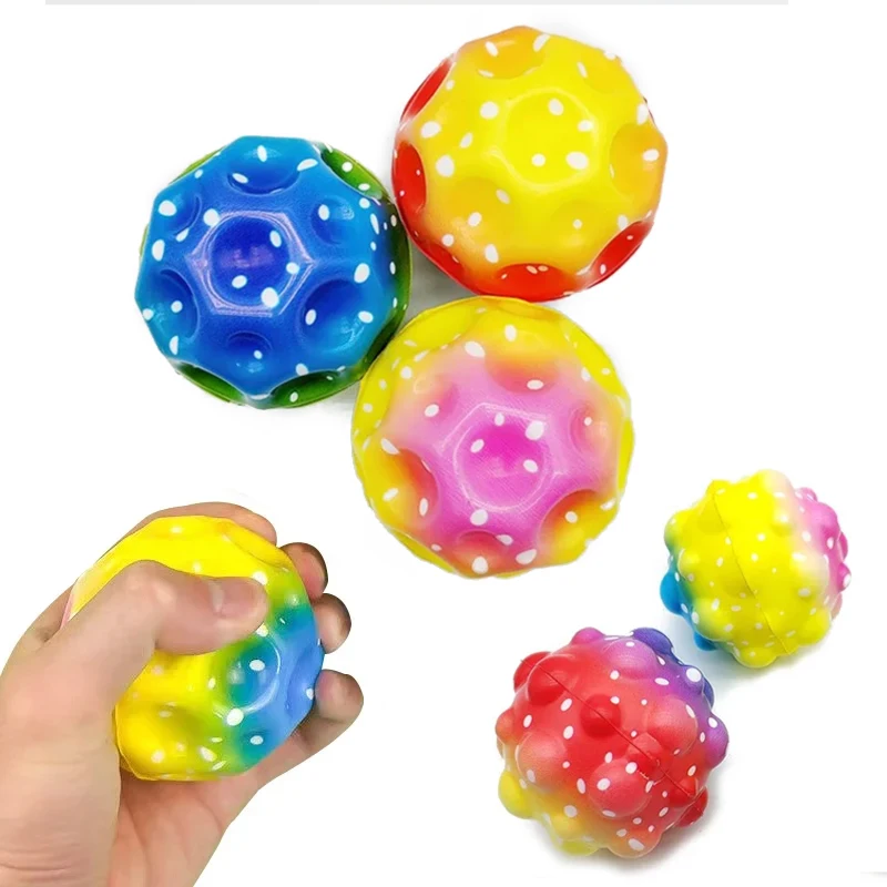 Nützliche Lochball weiche Anti-Schwerkraft-Gummi-Bounce-Ball 66mm extrem hohe Bouncing-Bälle Outdoor-Spiele Sportspiel zeug Anti-Stress-Ball