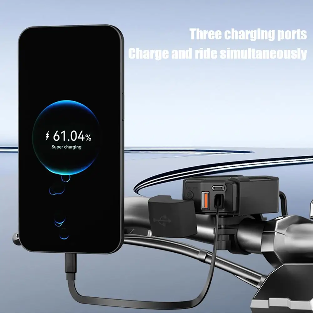 

Motorcycle Phone Charger USB Type-C PD Fast Charging with Digital Display Waterproof Handlebar Mount for 10-24V Motorbike A B8W2