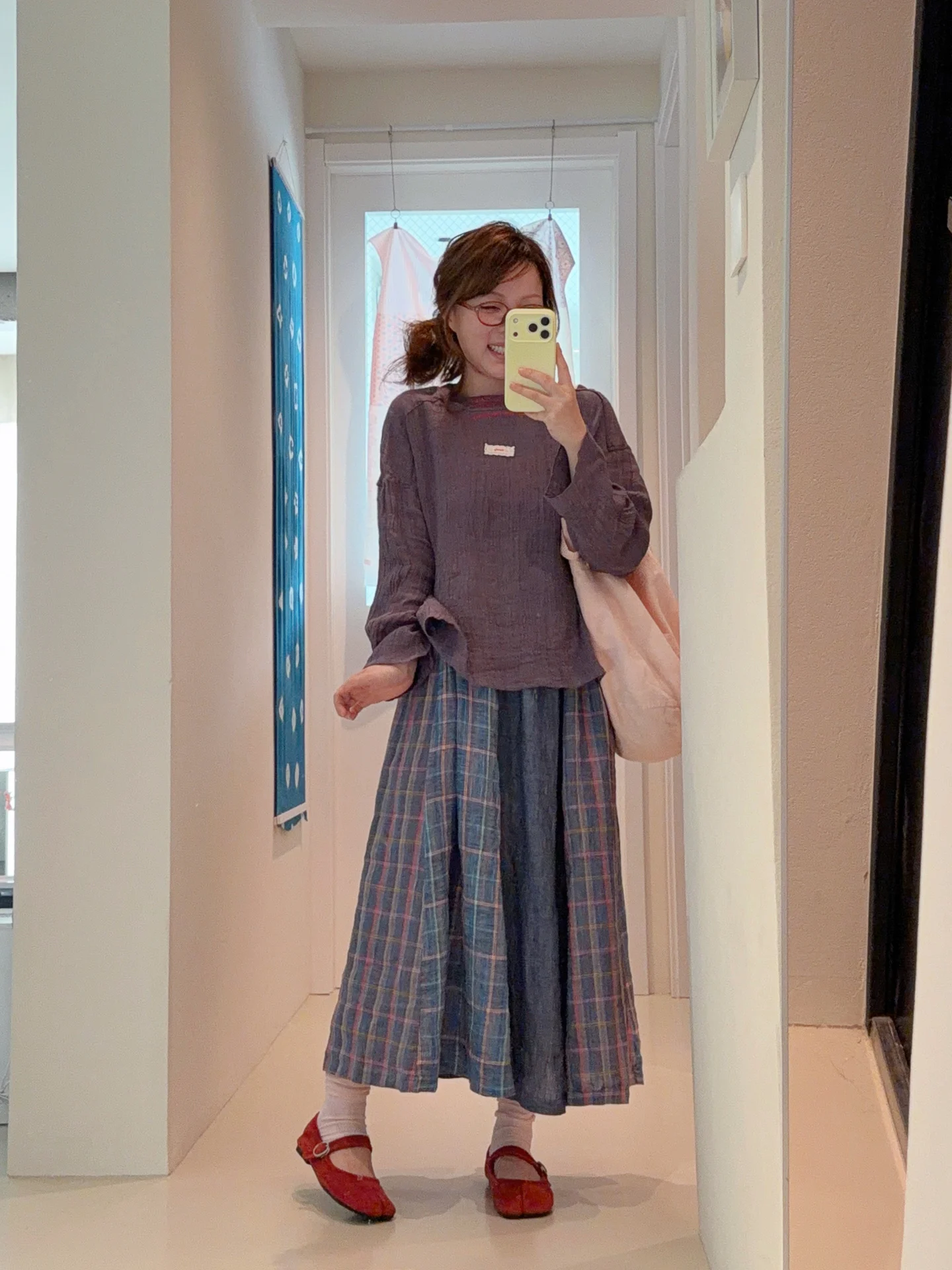 

Vintage Feel Purple Cotton Linen Temperature Set Instantly Turn into Paper Person Women's Fashion Spring Collection