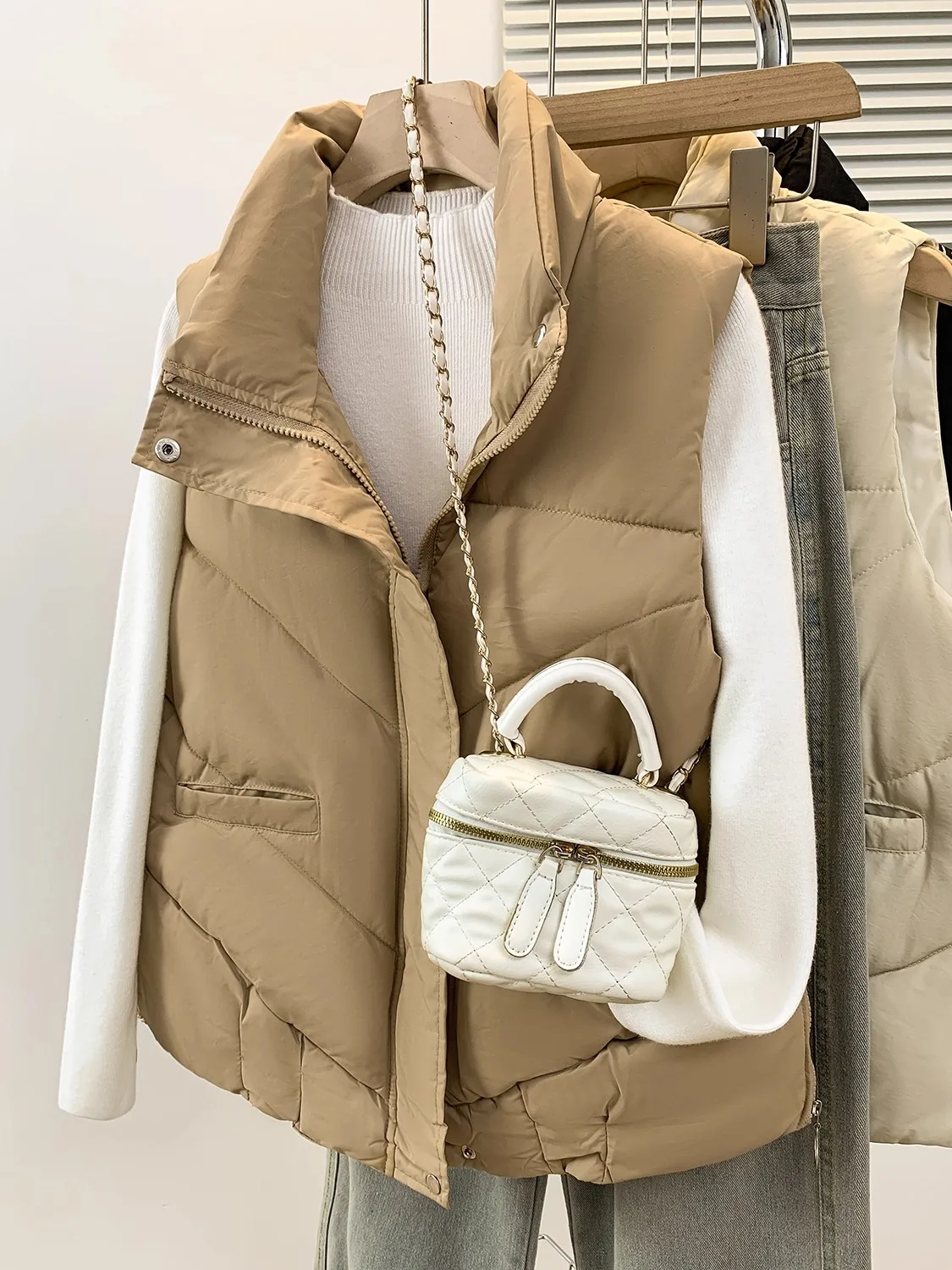 

Европейский утепленный хлопковый жилет с воротником-стойкой для женщин, зимний, теплый, с подплечниками, на молнии, без рукавов