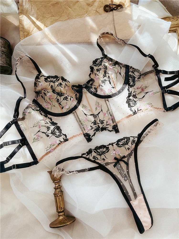 

Sexy Lace Sheer Mesh Bra Embroidered Vest Style Soft Steel Ring Lingerie Set Thongs Women Large Size Underwear
