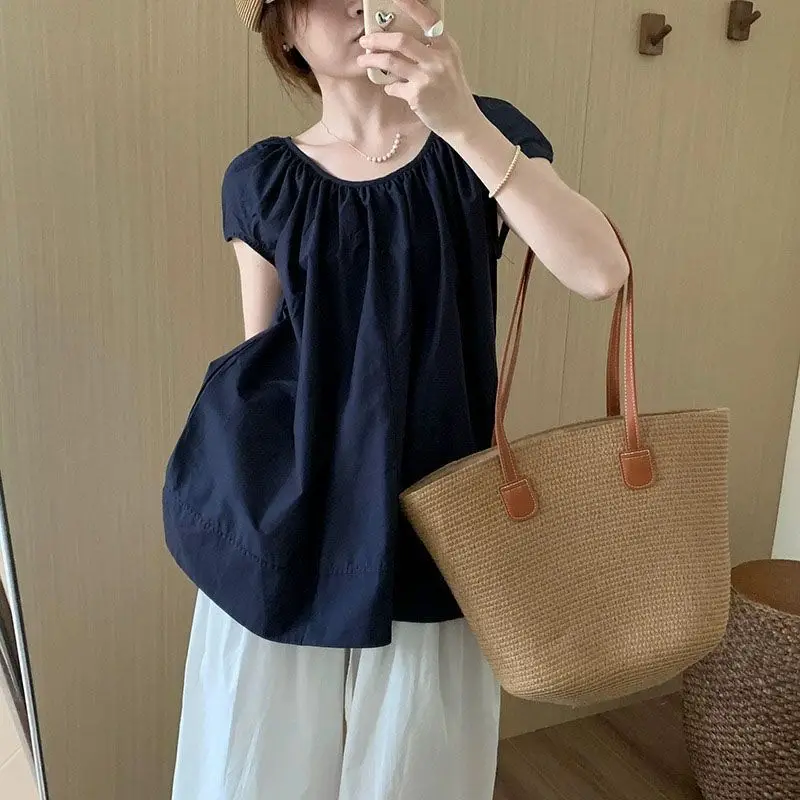 

Рубашки с короткими рукавами во французском стиле, женская одежда, свободная летняя блузка с круглым вырезом, новая базовая однотонная модная блузка с складками JJ71