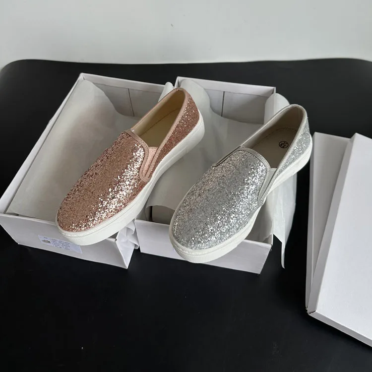 Koreaanse Schoenen Ondiepe Mond Casual Dames Sneakers Groot Formaat Vrouwen Loafers Met Bont Ronde Neus 2024 Groot Formaat Nieuwe Glitter Slip-On