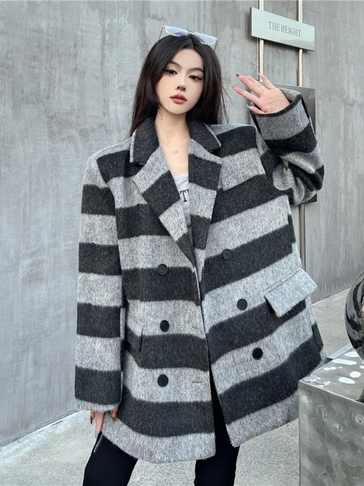 Lnsozkdg Autumn Winter 2024 New Loose Fit Plaid Oversized Warm Thick Woolen Coat Parkas New Long Sleeve Jacket Women Fashion