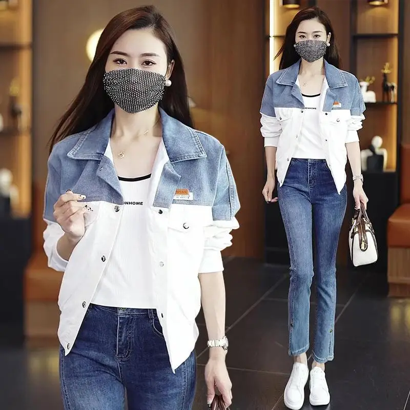 Fashionable Casual Denim Jacket Women's Spring Autumn Loose Splicing Jeans Outerwear Stylish Versatile Design Slimming Effect