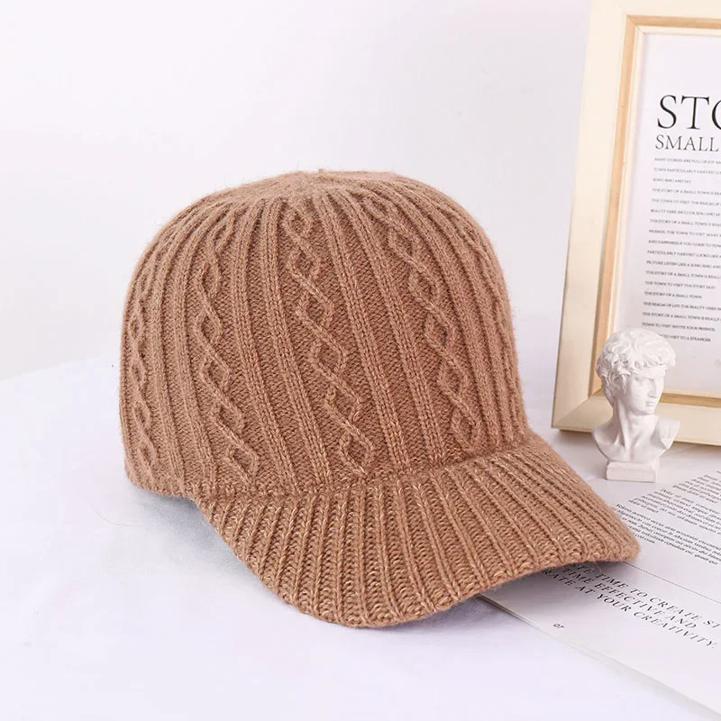 

Knit Baseball Cap for Women Warm Adjustable Chic - Elegant Floral Design Visor Hat for Autumn & Winter Outdoor Activities