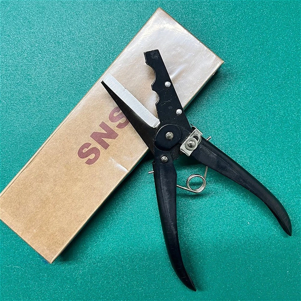 

Hydraulic Hose Cutter Double-Support Single-Blade Design Bike Brake Bleed Tool with Safety Lock for Oil Line Maintenance