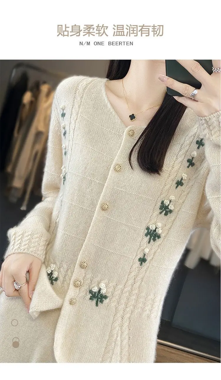 Autumn and Winter New Cardigan Round Neck Color Blocked Heavy Embroidery Hook Flower Sweater Korean Version Loose Knit Jacket