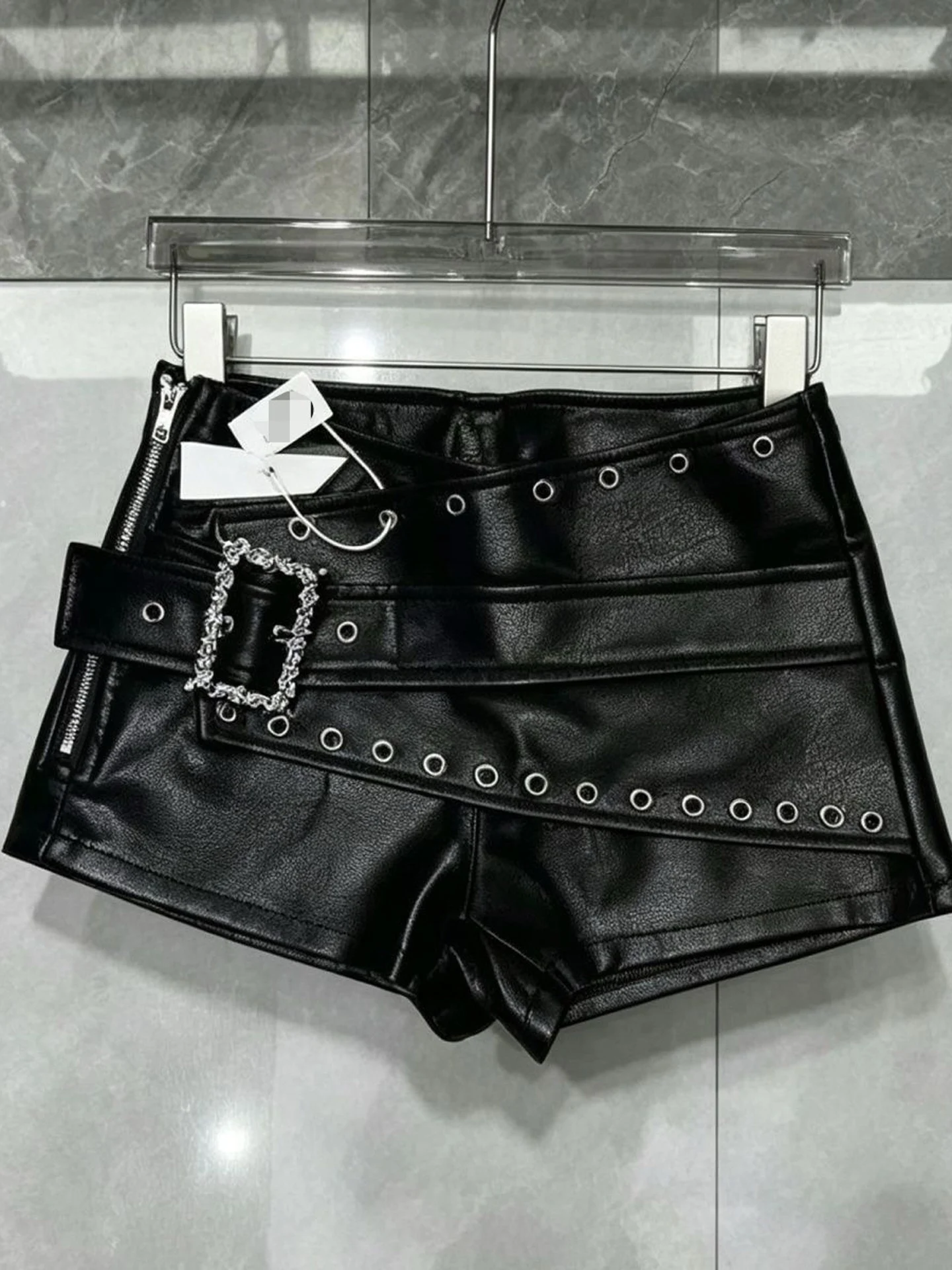 Low Waist PU Leather Shorts Women's Fashionable Sexy Super Short Pants with Rivet Belt Design Casual Trousers for Autumn Winter