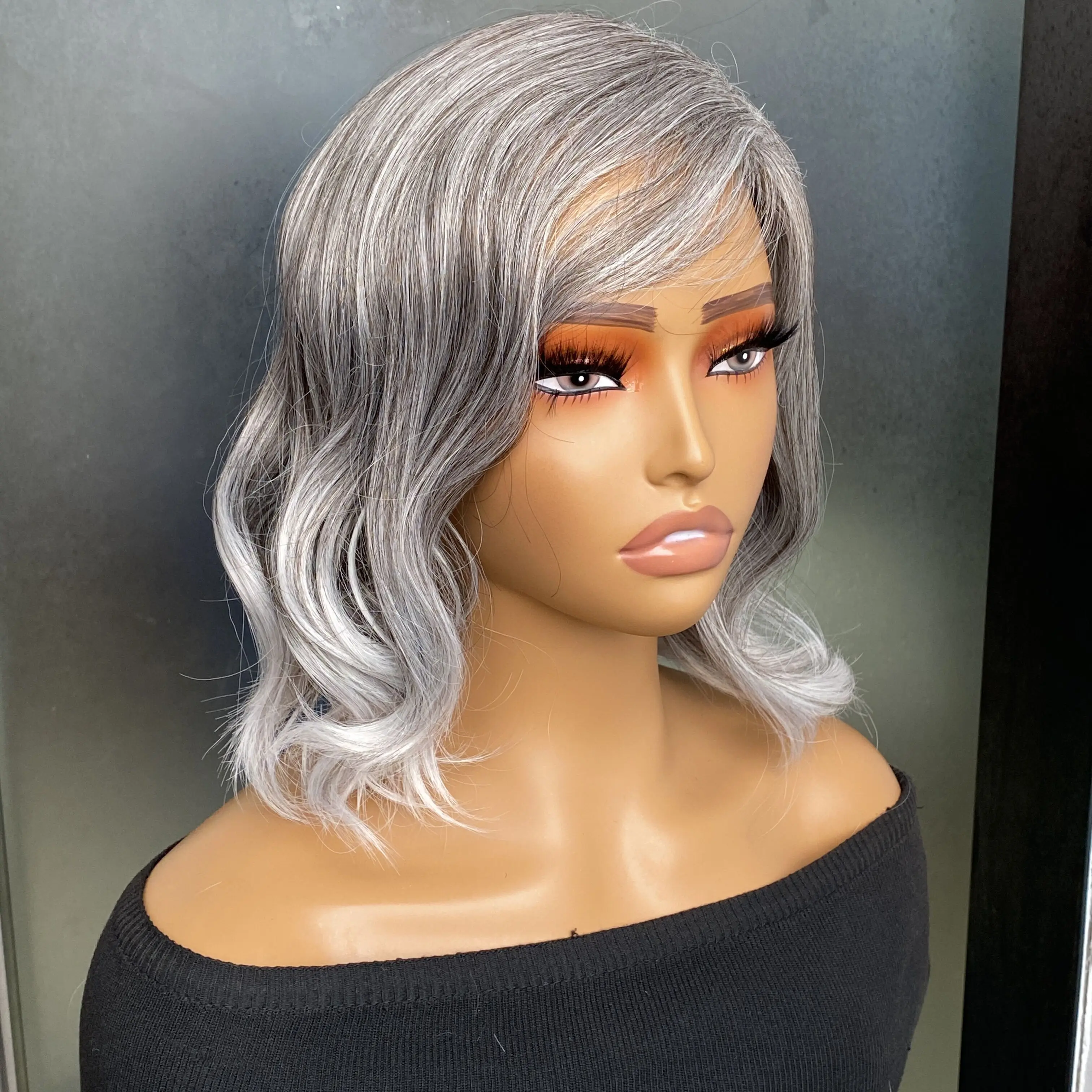 Synthetic Short White Silver Wigs for Women Ombre Grey Wavy Bob Wig Synthetic Hair for Women