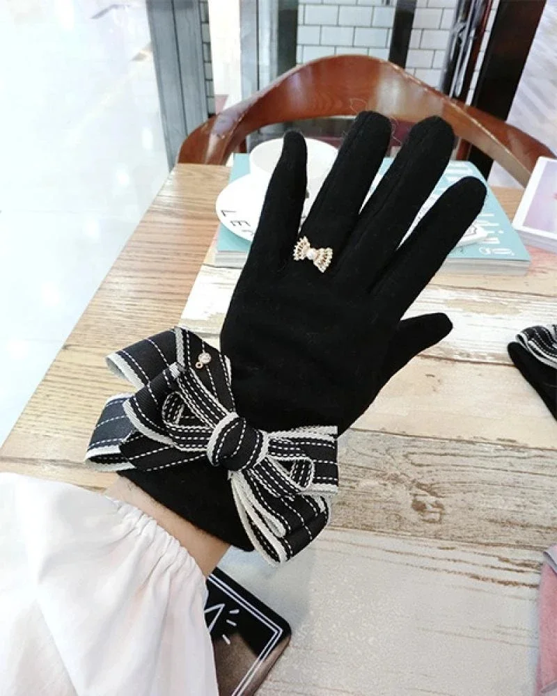 Winter Cashmere Ladies Gloves Korean Version of Small Fragrance Pearl 5 Words Camellia Flower Finger Touch Screen Gloves