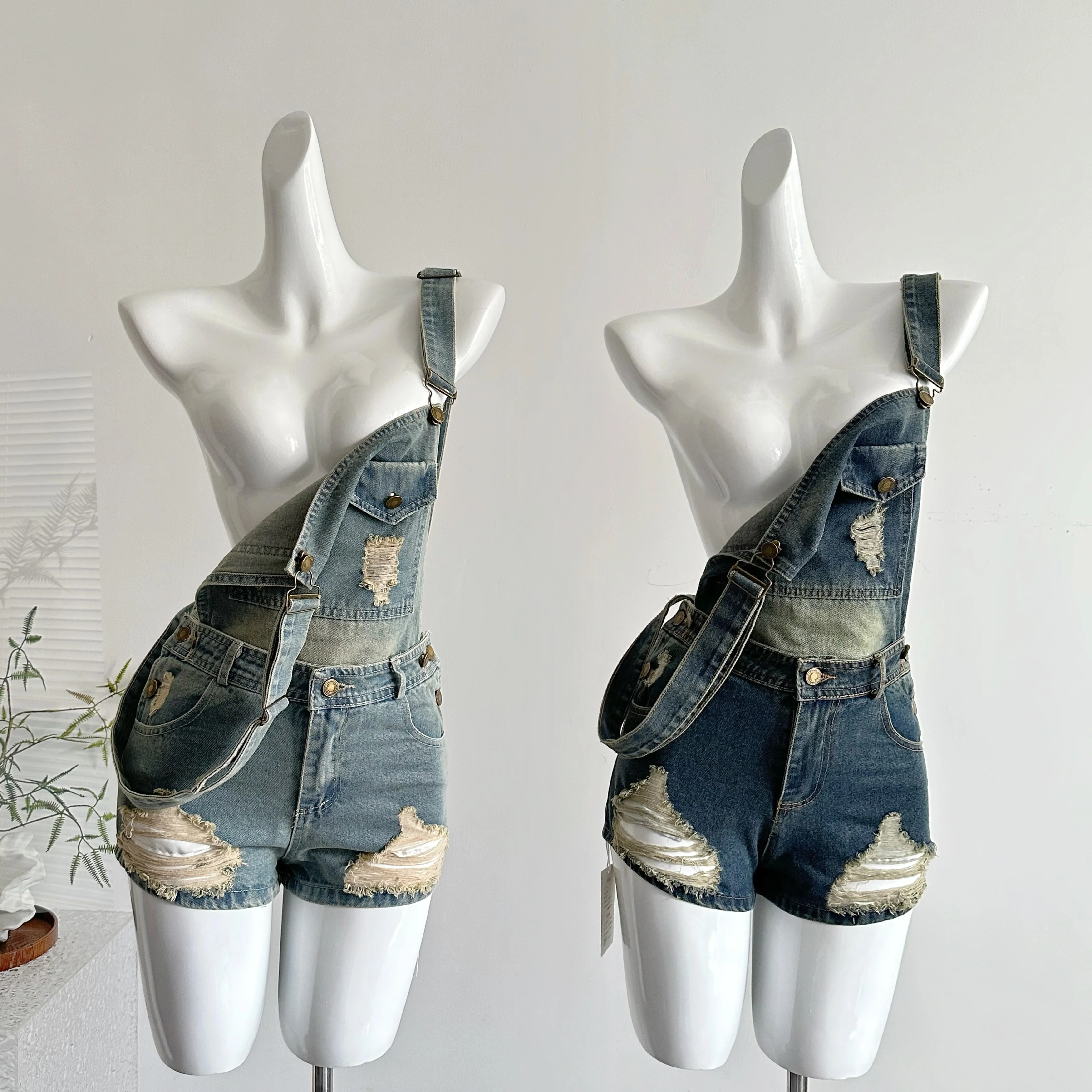 2025 Summer New women's pure desire for playful and versatile two-color denim overalls shorts