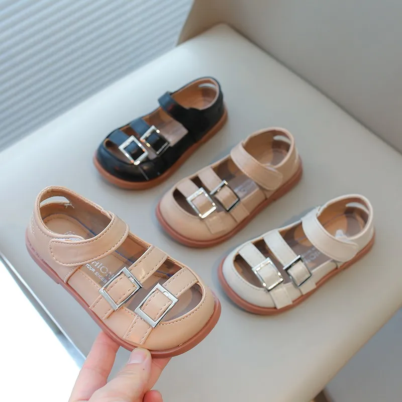 Girls Half Sandals 2024 Spring Summer Fashion New Kids Summer Shoes Leather with Metal Buckles Cut-outs Breathable Popular Soft