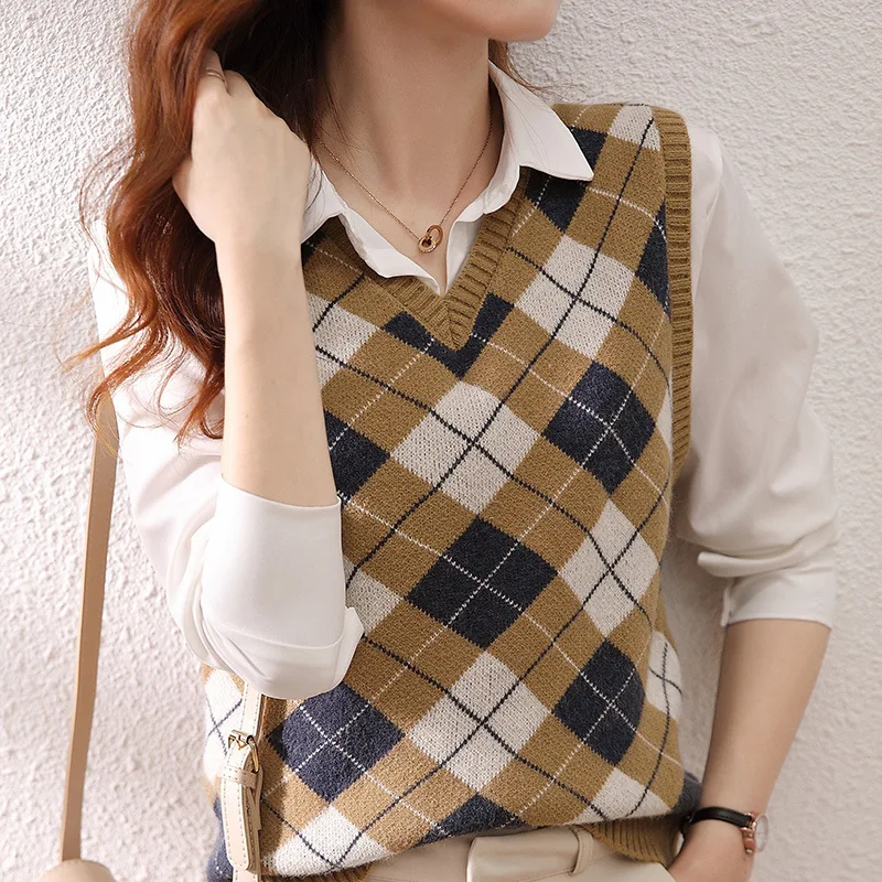 #3923 Harajuku Short Sweater Vest Women V-neck Slim Knitted Pullover Vest Femme Retro Plaid Sleeveless Knitwear Vest Autumn 2024