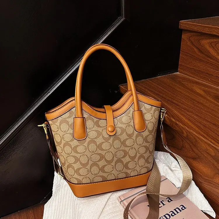 

‌2025 Stylish Tote Bag Large Capacity Shoulder Purse for Women Versatile Crossbody Handbag with Detachable Strap, Trendy Daypack