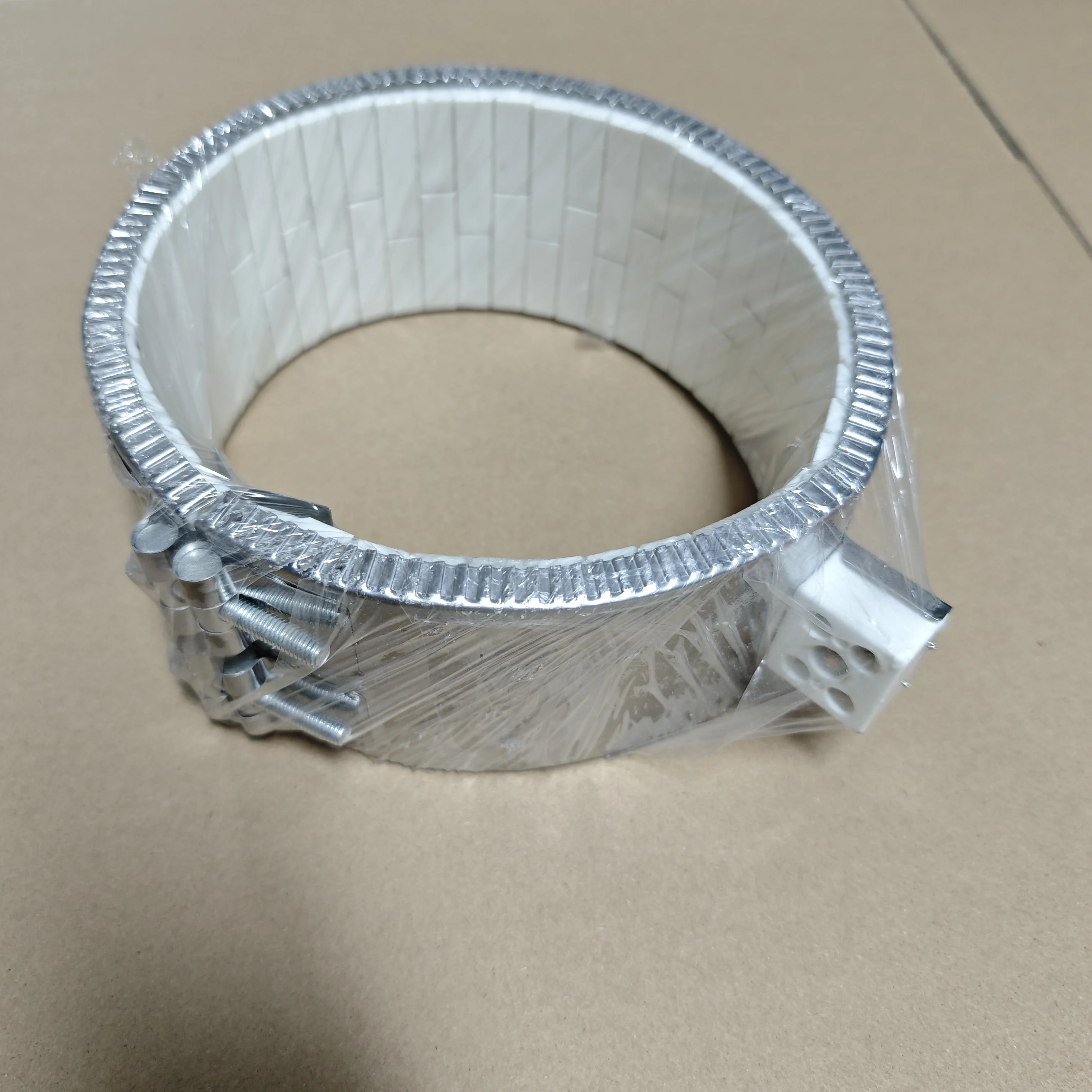 

Керамический нагревательный ремешок для машины, 300-500 градусов, 220 В, электрический нагреватель для бочек, нагревательный элемент, ID 125 мм, литье под давлением