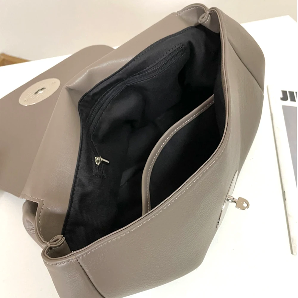 2023 Retro Large Women Messenger Bag Classic Flap Chain Armpit Female Handbag Brand Design Genuine Leather Shoulder Tote Purse