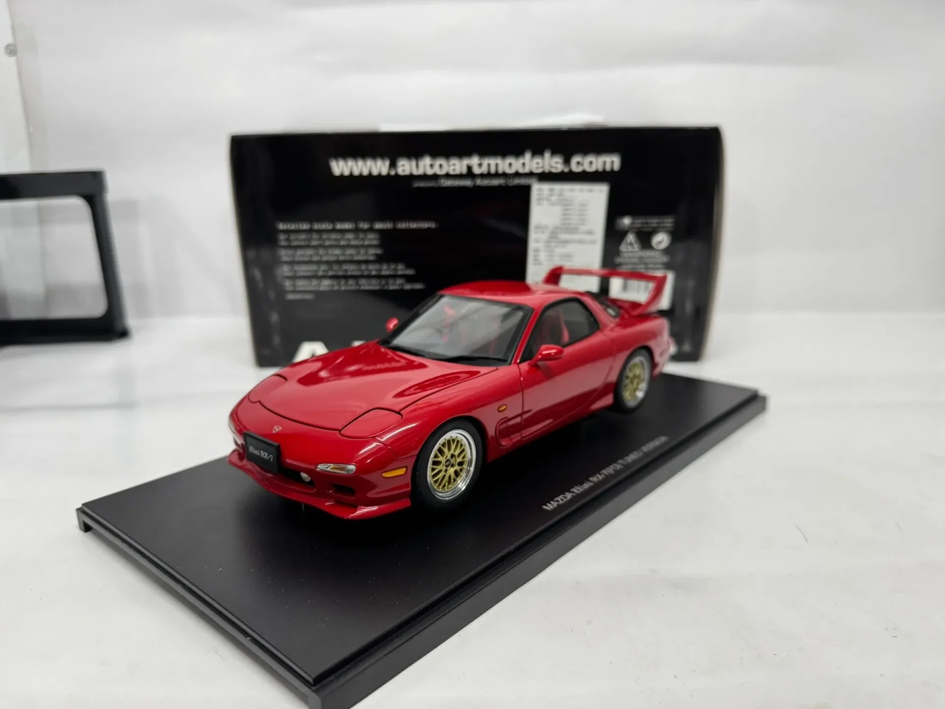 

Модель автомобиля Autoart 1:18 RX7 FD Tuned Version, красная, имитация, лимитированная серия, полностью открывающаяся, из металлического сплава, статическая, подарок