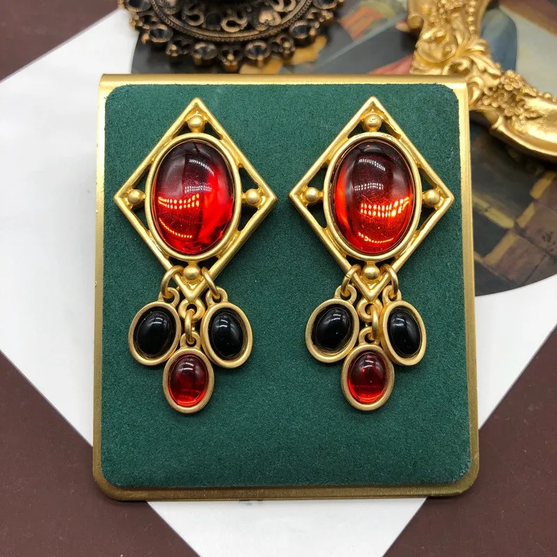 European and American vintage Chinese red oval pendant gold-plated versatile earrings