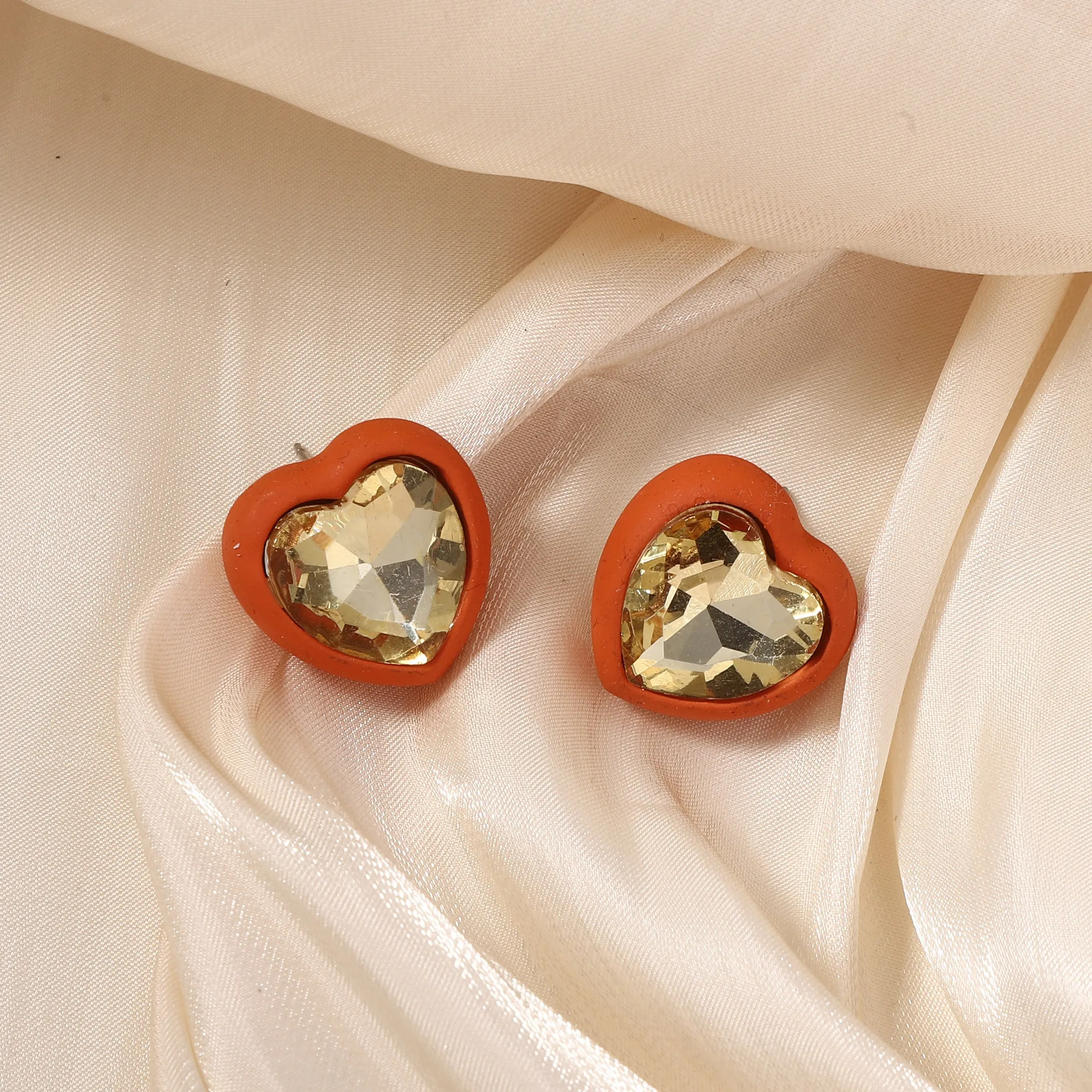 Japan and Korea fashion retro personality diamond-encrusted orange love stud earrings, temperament versatile trend creative wome