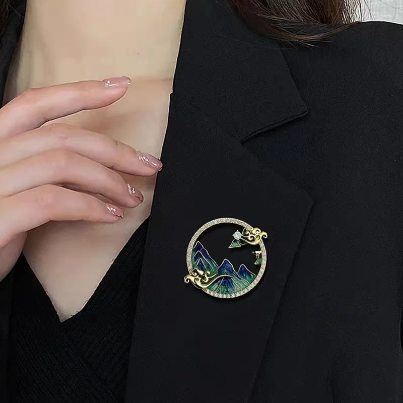 Vintage Chinese Style Round Landscape Painting Brooch For Women Mountain Shaped Tassel Rhinestone Lapel Pins Clothes Accessories