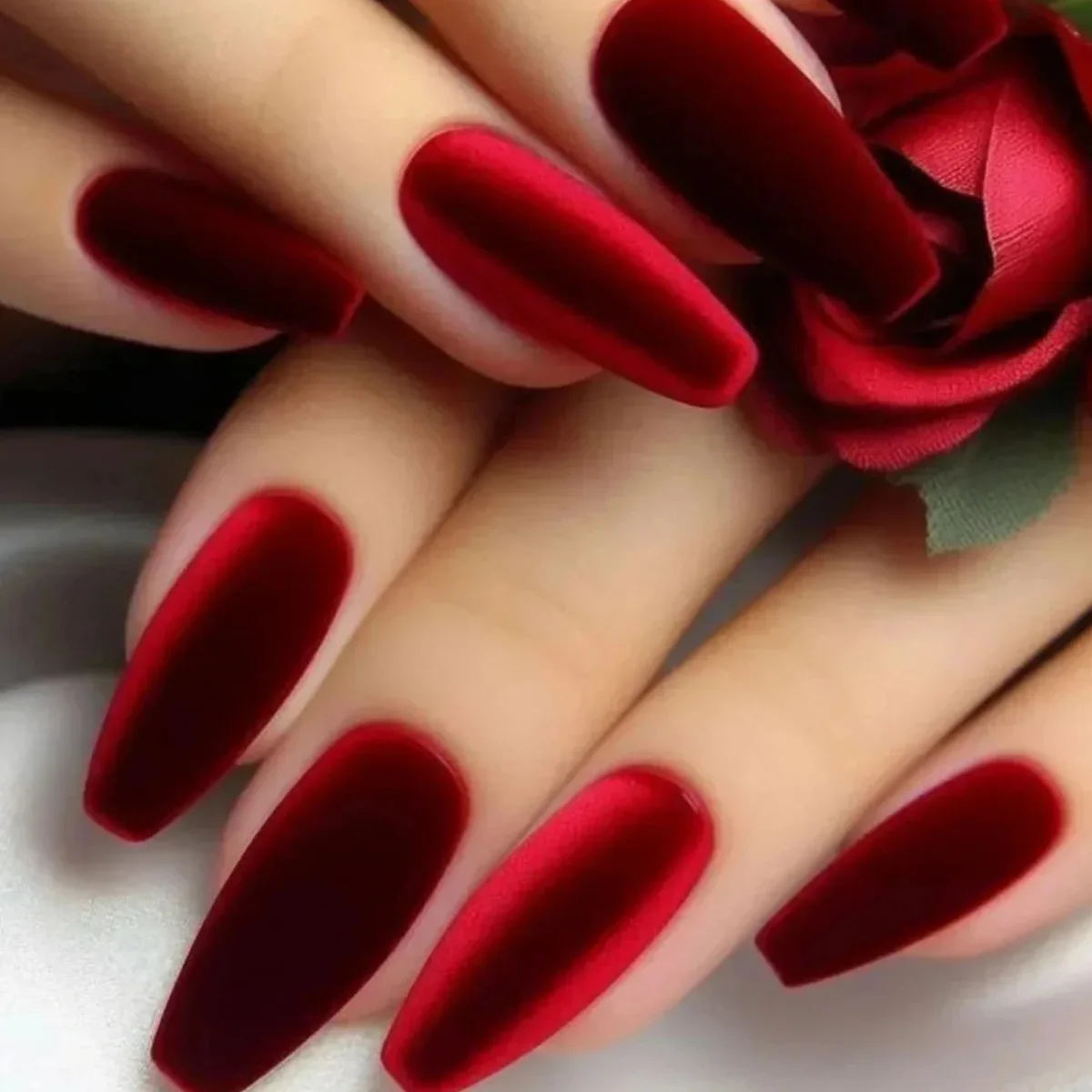 24 unids/set de uñas postizas rojas de terciopelo para mujeres y niñas, fiesta de año nuevo, ballet de almendra media, puntas de uñas mate, prensa en uñas postizas