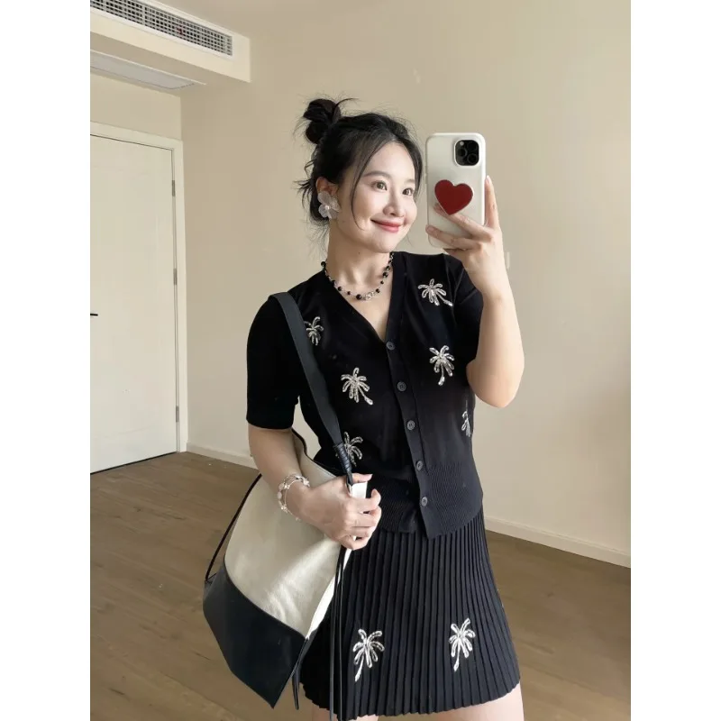 

Vacation Style Skirt Set for Women's Summer Black V-neck Sequined Cardigan High Waisted A-line Pleated Skirt Two-piece Set