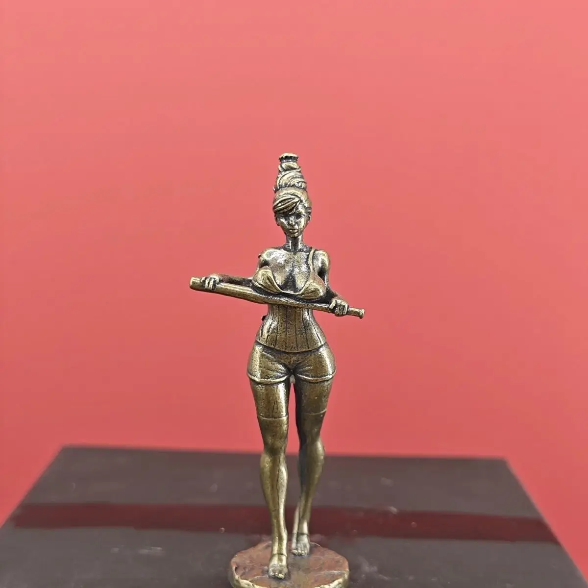 

​​5.8cm/2.28inch Brass Anime Girl Statue - Elegant Pose Mini Figurine for Desktop and Car Decor, Collectible Ornament​​