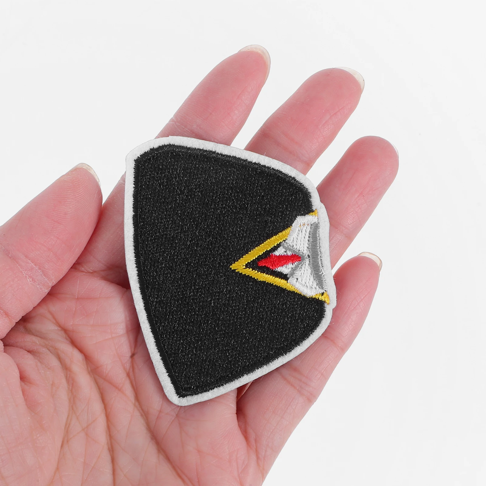 

8Pcs Class of 2025 Graduation Patches Embroidered Iron-on Design Stylish Appliques for Jeans Hoodies Shoes Bags Long-Lasting