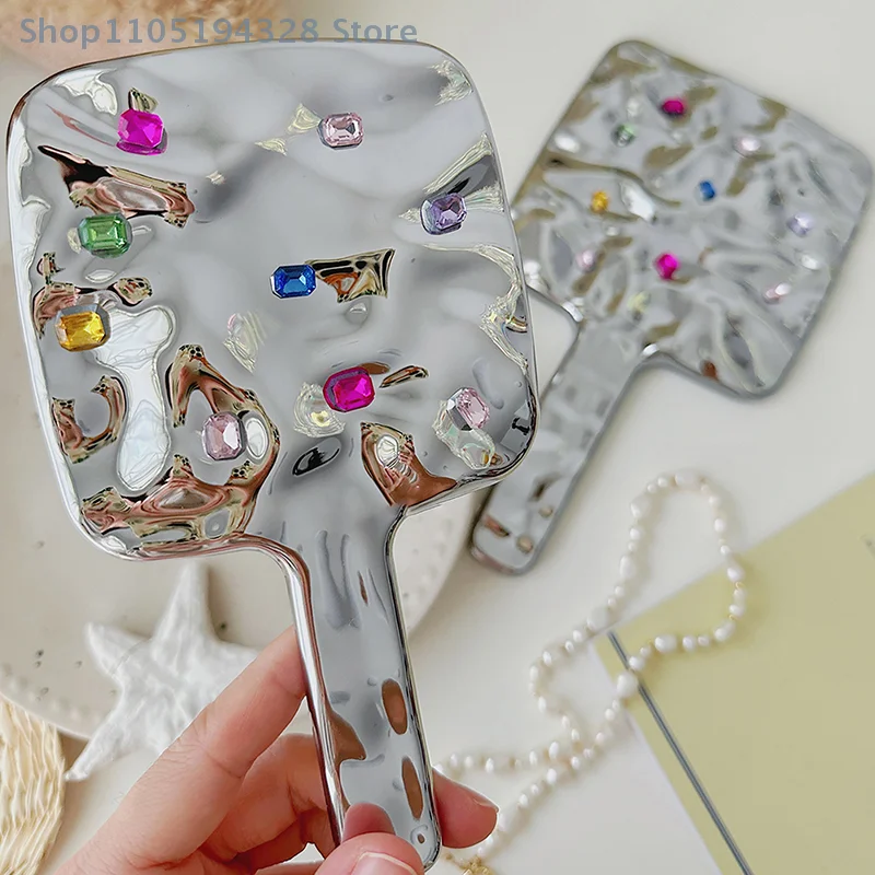 [MP] مرآة مربعة الشكل سائلة صغيرة محمولة باليد لسطح المكتب مرآة ماكياج التجميل للسفر مرآة تجميل معدنية محمولة لحقيبة اليد