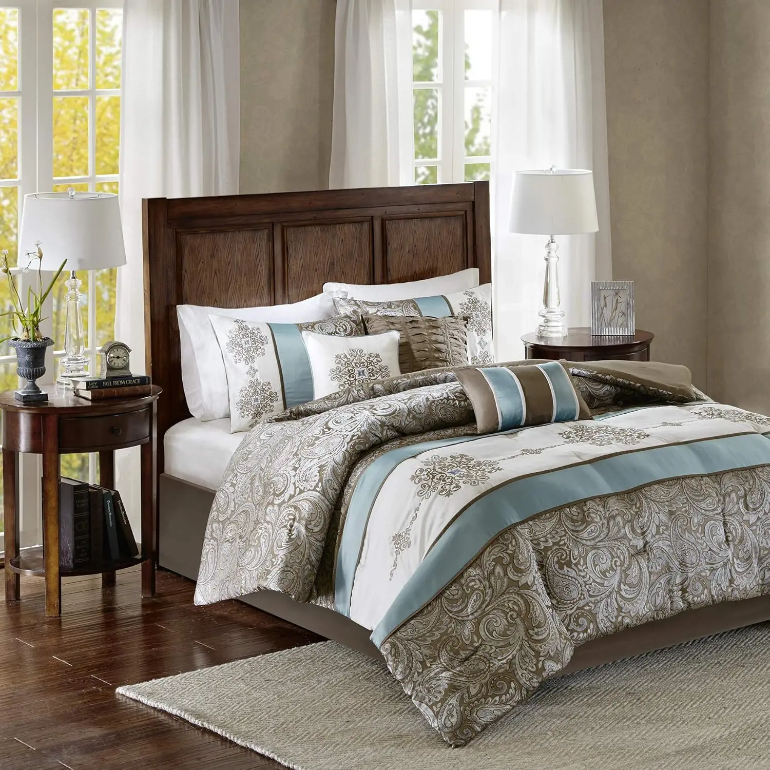 Bedding King Luxury  7 Pcs Traditional Luxurious Jacquard Design All Season Set